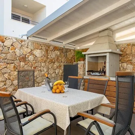 Sea & Sunset View Apartman *